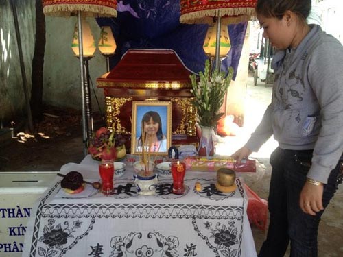 Phát hiện thi thể bé gái nghi bị cưỡng hiếp - 1