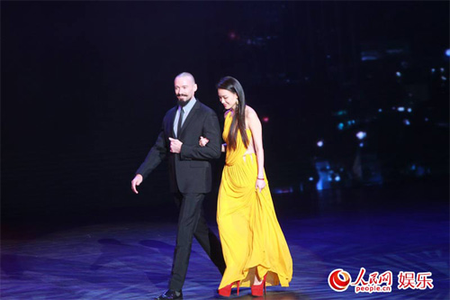 Thư Kỳ lộng lẫy tình tứ bên Hugh Jackman - 1