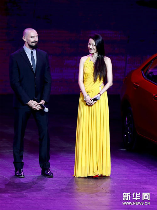 Thư Kỳ lộng lẫy tình tứ bên Hugh Jackman - 2