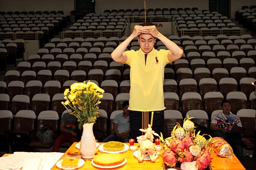 Tùng Lâm quot;nhà trăm tỷquot; bất ngờ chuyển sang diễn kịch - 2