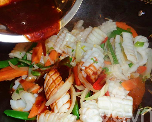 Mực xào cay giòn giòn ai cũng thích - 8
