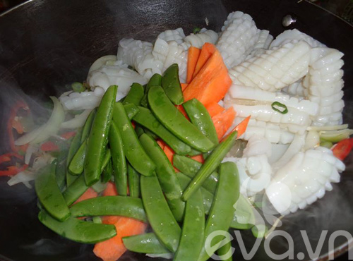 Mực xào cay giòn giòn ai cũng thích - 7