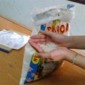 Tin tức - Nấu cơm gạo chuyển màu xanh, mùi thuốc diệt cỏ