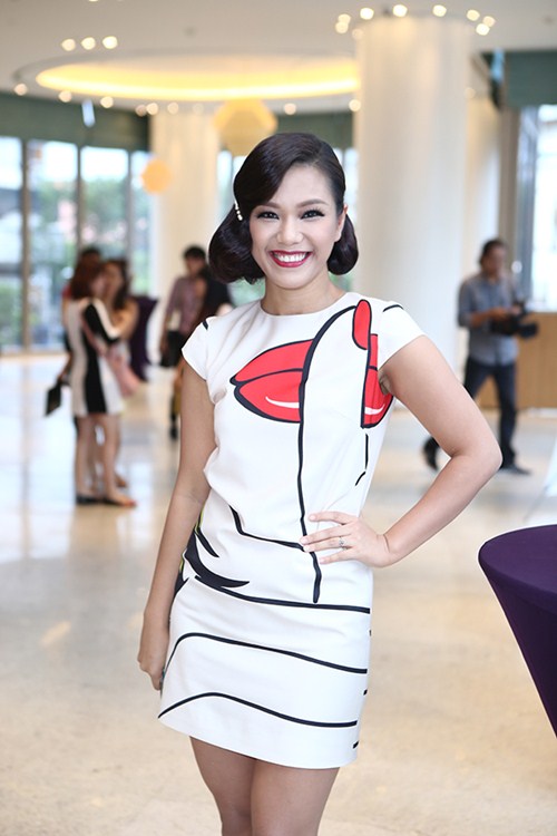 Văn Mai Hương nổi bật với hình ảnh thanh lịch - 8