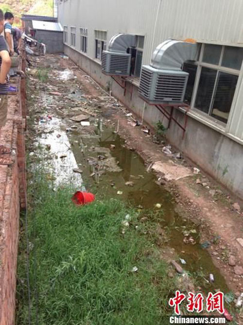 Thiếu nữ 16 tuổi ném con trai mới sinh từ tầng 3 - 1