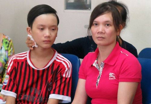 Cậu bé 13 tuổi bỗng dưng bị liệt sau một đêm ngủ dậy - 1