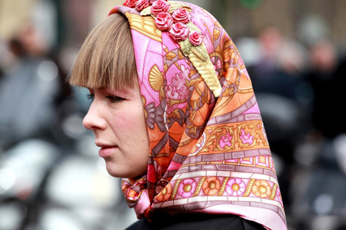 Những quý cô xinh đẹp thích làm quot;bà cụ nonquot; - 17