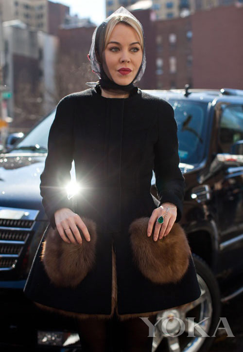 Những quý cô xinh đẹp thích làm quot;bà cụ nonquot; - 6