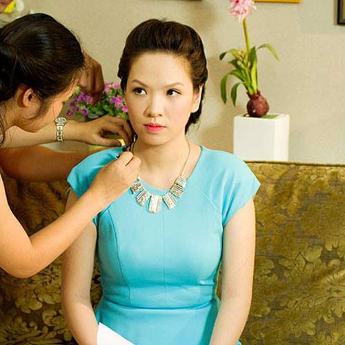 Đan Lê bụng phẳng lì sau 1 tháng sinh con - 1