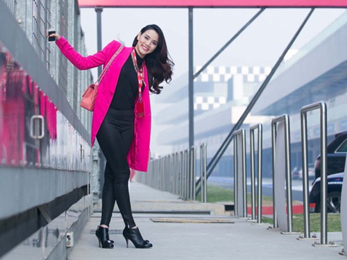 Quần chẽn gây quot;đỏ mặtquot; của Trang Nhung - 7