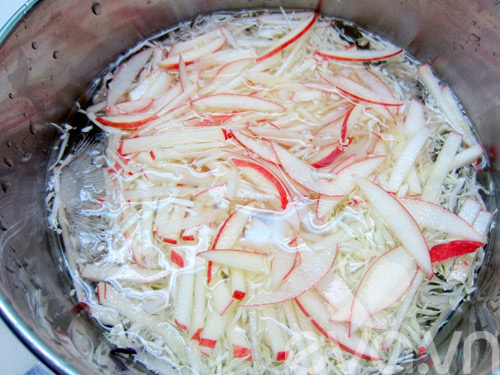 Salad táo giòn giòn cực dễ làm - 6