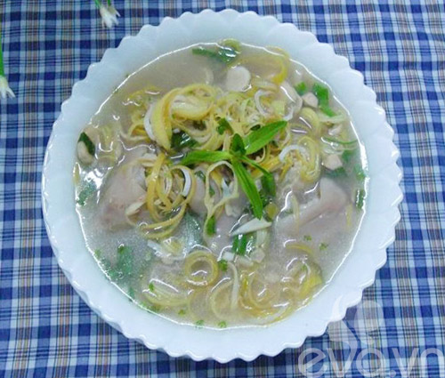 Canh móng giò hoa chuối cho mẹ ít sữa - 7