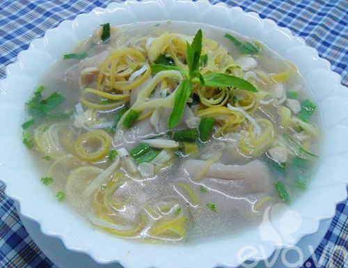 Canh móng giò hoa chuối cho mẹ ít sữa - 8