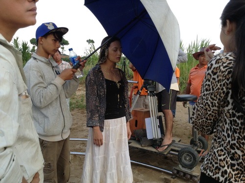 Tinna Tình bị đánh ghen vì quot;cướp chồngquot; - 11