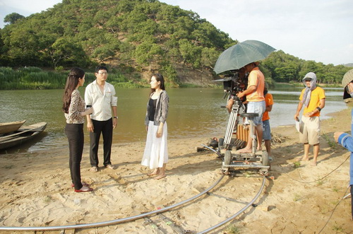 Tinna Tình bị đánh ghen vì quot;cướp chồngquot; - 6