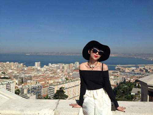 quot;Say lòngquot; vì mốt áo trễ vai của Tóc Tiên - 4