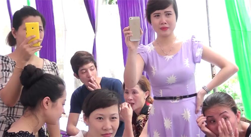 Bật khóc với clip chú rể hát tặng vợ - 3