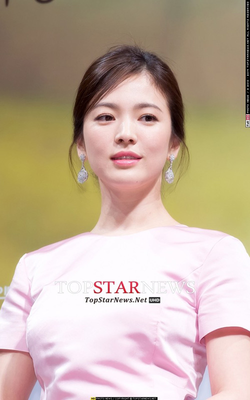 Song Hye Kyo đẹp tinh khôi trong buổi họp báo - 1