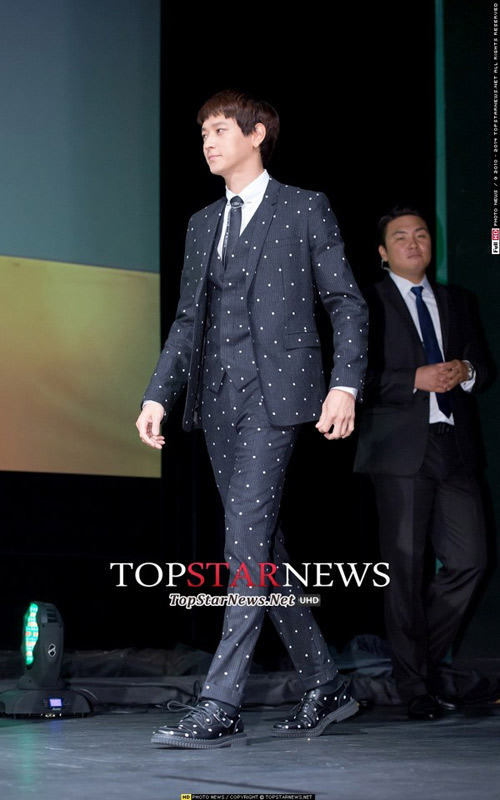 Song Hye Kyo đẹp tinh khôi trong buổi họp báo - 9