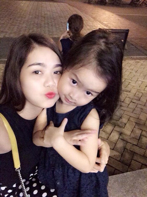 Lưu Hương Giang đưa con gái đi dạo phố đêm - 7