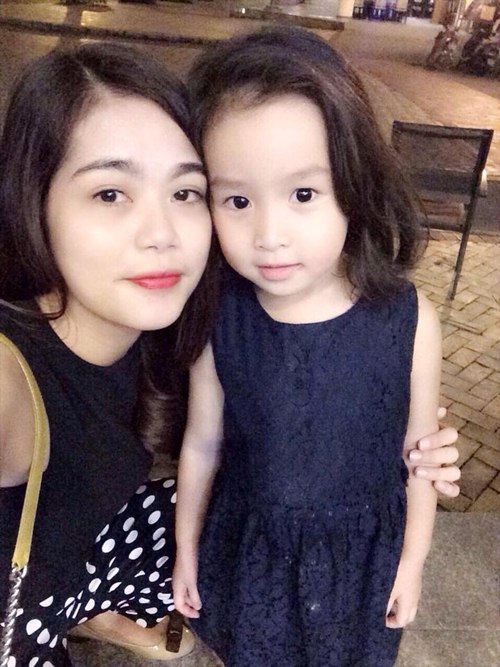 Lưu Hương Giang đưa con gái đi dạo phố đêm - 8