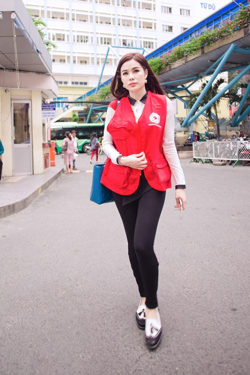 HH Phương Nguyễn trẻ trung bên Trà Ngọc Hằng - 4