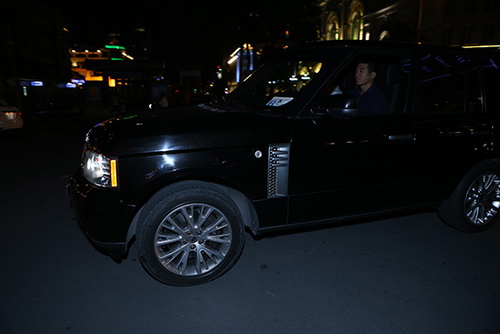 Bố mẹ chồng Hà Tăng quot;gây bãoquot; tại sự kiện - 1