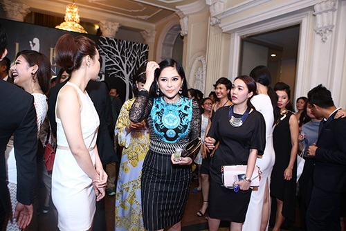 Bố mẹ chồng Hà Tăng quot;gây bãoquot; tại sự kiện - 9