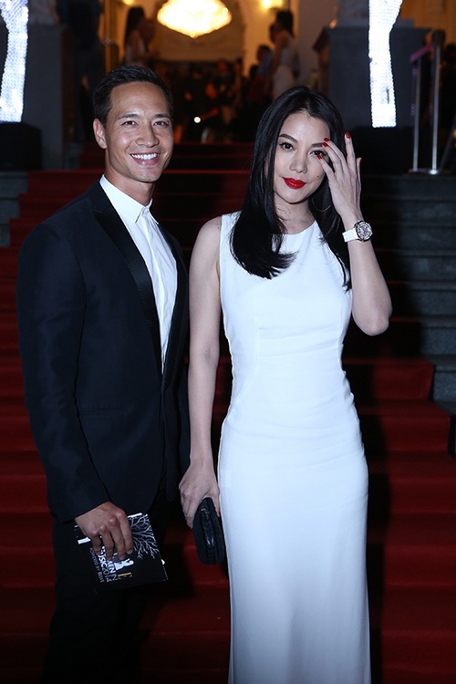 Bố mẹ chồng Hà Tăng quot;gây bãoquot; tại sự kiện - 12