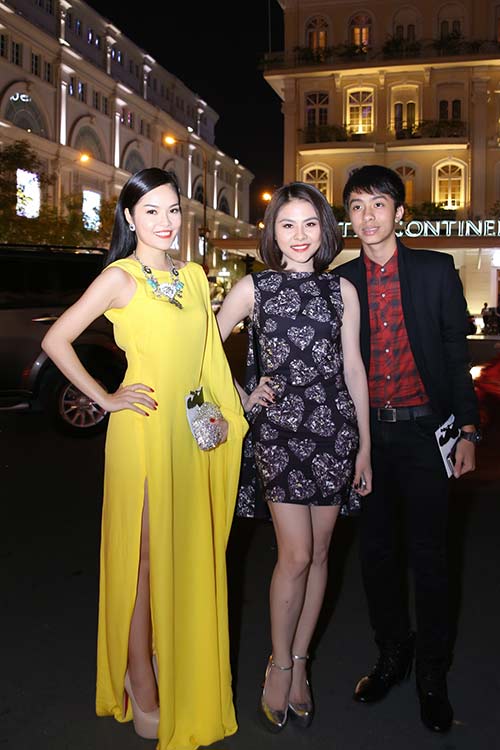 Vân Trang rạng ngời khi được em trai quot;tháp tùngquot; - 6