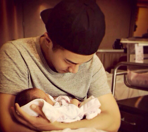 Lưu Khải Uy thanh minh quan hệ giữa vợ và bố mẹ - 5