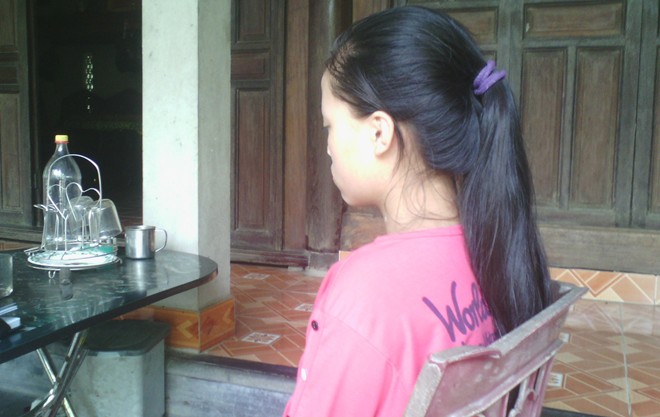 Đắng lòng nữ sinh mồ côi làm mẹ ở tuổi 14 - 1