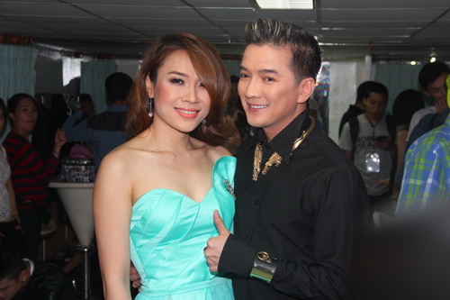 Lam Trường được vợ 9X quot;tút tátquot; chu đáo - 13