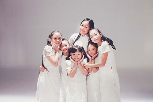 Đoan Trang thân thiết bên học trò Khánh Thi - 8