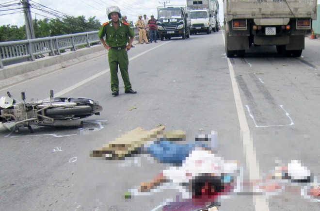 Cặp vợ chồng chết thảm vì tai nạn sau khi ký đơn ly dị - 1