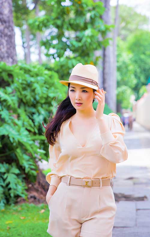 Giáng My đánh đàn, ngâm thơ giữa đời thường - 14