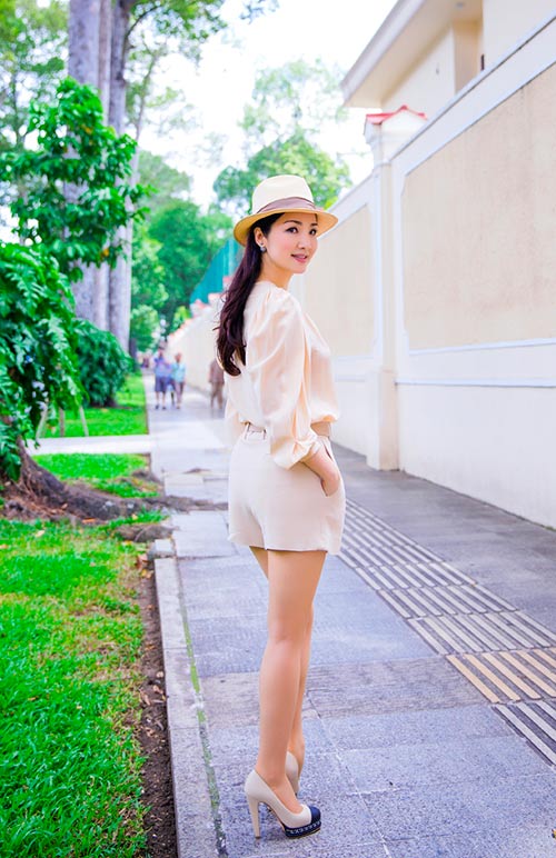 Giáng My đánh đàn, ngâm thơ giữa đời thường - 16