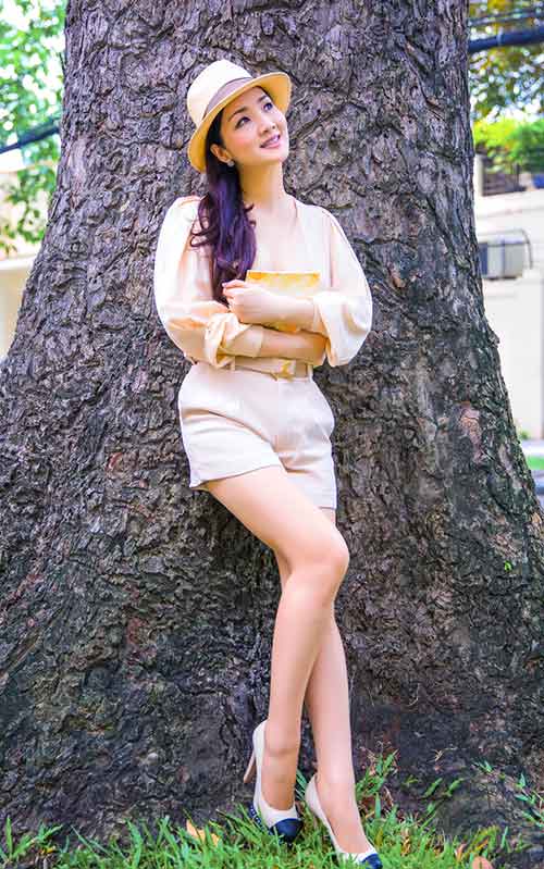 Giáng My đánh đàn, ngâm thơ giữa đời thường - 9