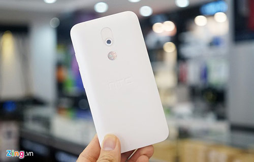 Mở hộp HTC Desire 210 giá 2,3 triệu đồng - 5