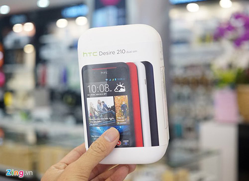 Mở hộp HTC Desire 210 giá 2,3 triệu đồng - 2
