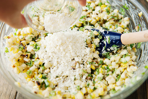 Salad ngô nướng kiểu Mexico dễ ăn - 9