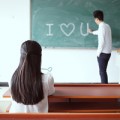 Eva Yêu - Khổ tâm vì bạn gái bị thầy giáo cũ quấy rối