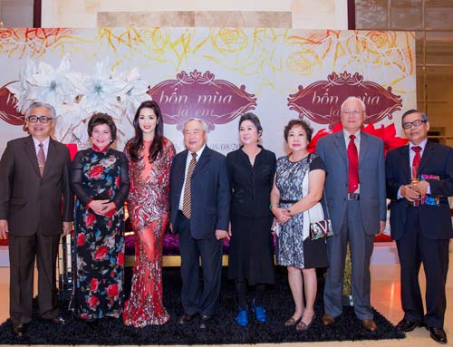 HH Đền Hùng Giáng My lần đầu khoe mẹ và chị gái - 19