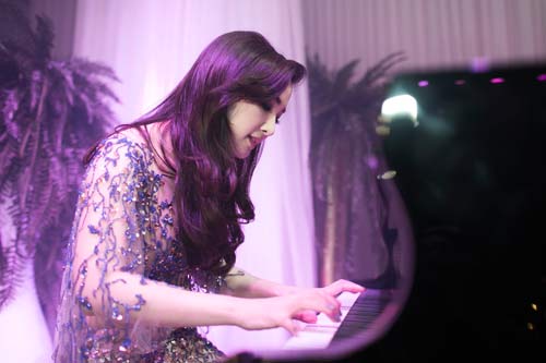 HH Đền Hùng Giáng My lần đầu khoe mẹ và chị gái - 15