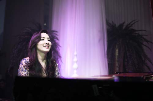 HH Đền Hùng Giáng My lần đầu khoe mẹ và chị gái - 13