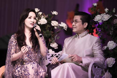 HH Đền Hùng Giáng My lần đầu khoe mẹ và chị gái - 12