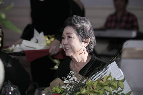 HH Đền Hùng Giáng My lần đầu khoe mẹ và chị gái - 2