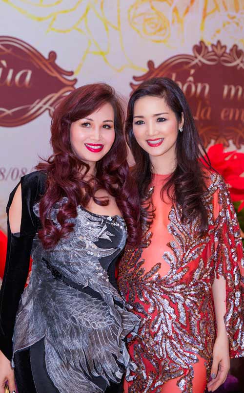 HH Đền Hùng Giáng My lần đầu khoe mẹ và chị gái - 10