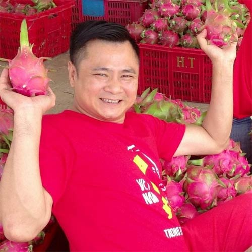 Bảo Nam tạo dáng tinh nghịch cùng mẹ và cha dượng - 6