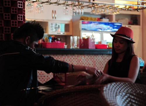 Bắt gặp Khánh Đơn hẹn hò Lương Bích Hữu ở quán cà phê - 5